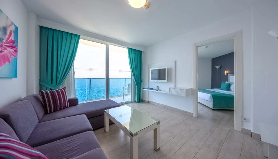 هتل له بلو کوش آداسی